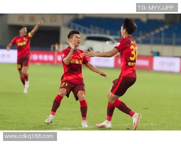 武汉足球队以99分领跑世锦赛积分榜展现强劲实力